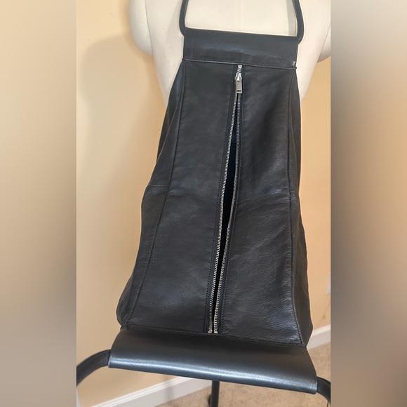 Elegant Black Leather COS Women's Bag - Picture 3 of 7